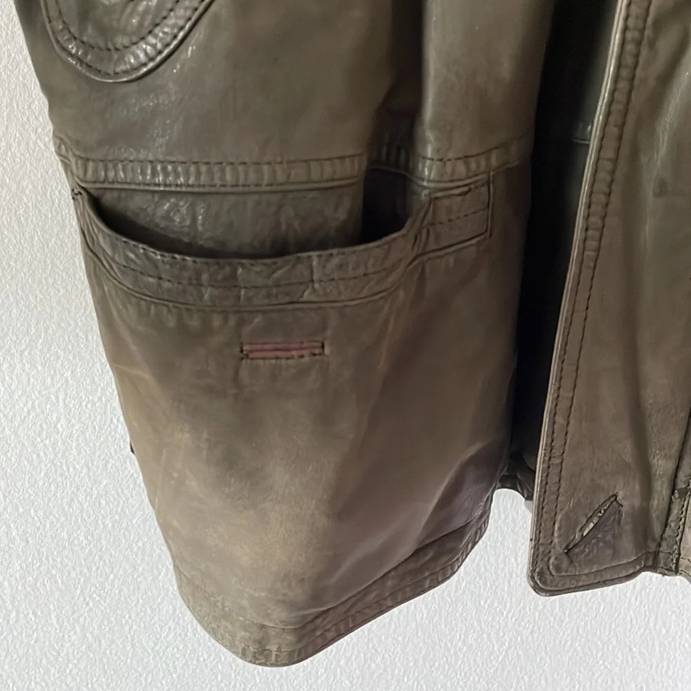 Thornton Bay Leather Jacket Size L/XL